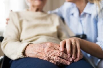Recibe una herencia de 76.500 euros mientras cobra el subsidio para mayores de 52 años y el SEPE reclama esta cuantía