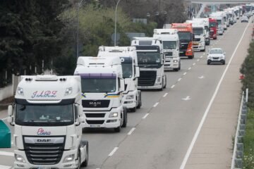 Ainoa, camionera española, sobre el trabajo en el sector del transporte: «Puedes saber aproximadamente la hora que sales, pero la que llegas es siempre incierta»