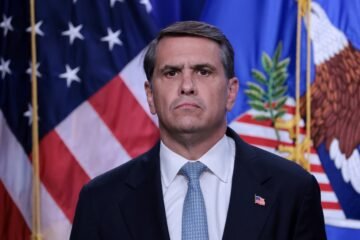 Todd Blanche, el candidato de Trump, se convierte en fiscal general tras una votación ajustada en el Senado