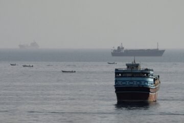 Irán insiste en mantener el control del estrecho de Ormuz mientras Trump amenaza con abrirlo por la fuerza