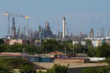 El acuerdo por el que Delcy Rodríguez cede a Trump el 22% de las reservas petroleras de Venezuela desata una avalancha de críticas