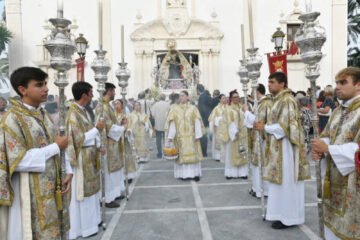 La procesión y la ofrenda floral a la Virgen de África podrían celebrarse