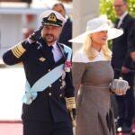 Haakon VIII de Noruega asciende al trono en un momento de gran turbulencia familiar