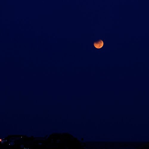 El eclipse parcial de luna, en imágenes