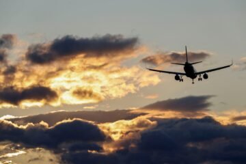 Poner límites al transporte aéreo y la turistificación: empecemos por los vuelos cortos