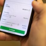 Adiós a los gastos de gestión ocultos: Consumo actúa por primera vez contra una web que incumple la nueva ley