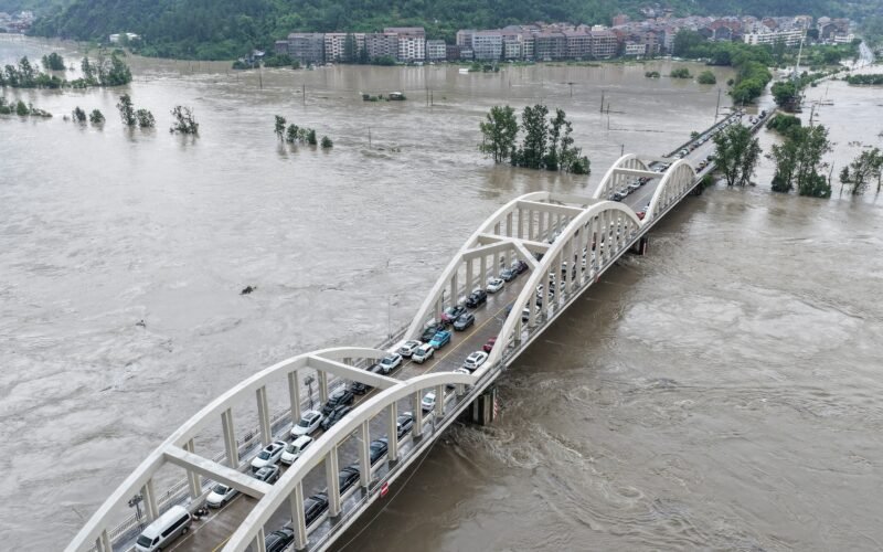 El tifón ‘Dolphin’ obliga a evacuar a más de un millón de personas en China