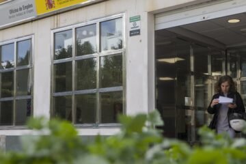 Un parado de larga duración deberá reintegrar más de 10.000 euros del subsidio para mayores de 52 años al SEPE tras declarar que carecía de ingresos cuando facturaba más de 12.000 euros al año