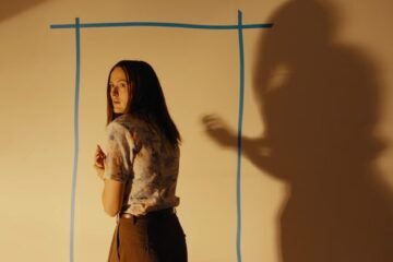 El fenómeno «Backrooms» ya tiene fecha de estreno en streaming tras conquistar la taquilla