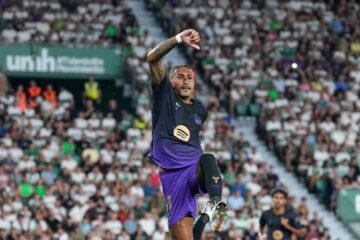 El Barça se estrena en la Liga con una exhibición de Raphinha y más goles que arietes