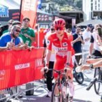 Pogacar se rompe la clavícula y una vértebra