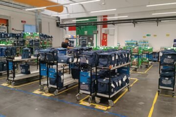 Así funciona el supermercado online de Amazon: su mayor centro en España, desde dentro
