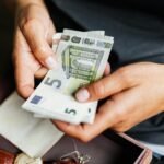 La recomendación que se extiende por varios países de Europa ante posibles crisis: guardar hasta 100 euros en efectivo en casa
