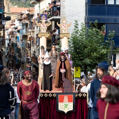 Getaria vivirá hoy una nueva representación histórica del desembarco de Elkano