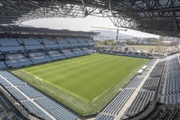 LaLiga aplaza el Celta-Osasuna por el mal estado del césped de Balaídos