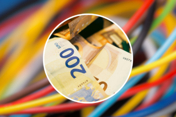Precio de la luz hoy, martes 25 de agosto, por horas: las claves de una jornada en la que el MWh cae a 4,14 euros por la tarde y supera los 220 por la noche