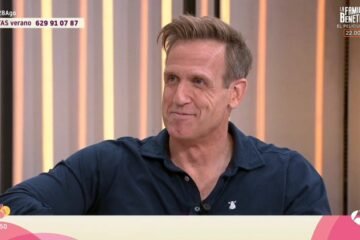 El presentador Óscar Martínez comparte la primera lección que imparte a sus alumnos en la universidad: «La tele, plan B»