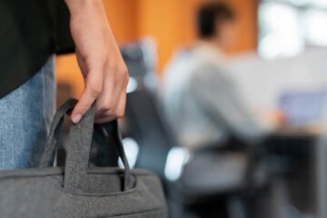 ¿Es legal que tu empresa no te pague las vacaciones cuando te reubica o adapta tu puesto por una incapacidad?
