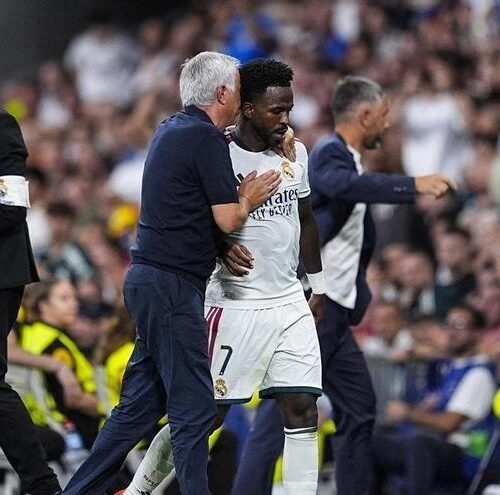 El Bernabéu baja el pulgar a Vinícius y Mbappé, pero Mourinho sale al rescate: «Quien lo da todo no está obligado a dar más»