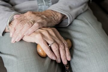 La Justicia lo confirma: una jubilada dona una vivienda a su hijo y deberá devolver más de 3.700 euros de su pensión