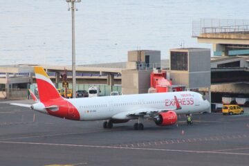 Los pilotos garantizan el futuro de Iberia Express