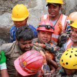 Nepal rescata con vida a dos trabajadores de un túnel de una central hidroeléctrica nueve días después de la riada