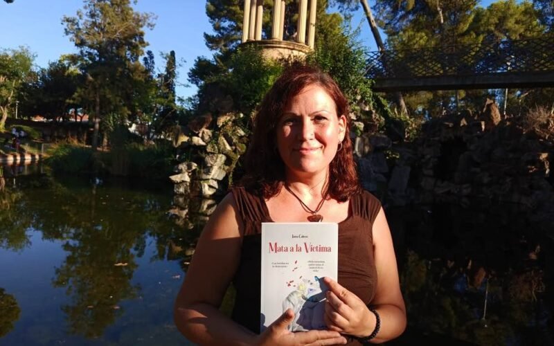 Inma Cabeza transforma el dolor en conciencia con “Mata a la víctima”