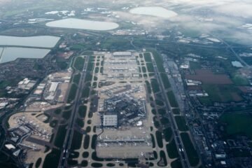 Una avería en el sistema de control aéreo provoca la cancelación de más de 400 vuelos en el Reino Unido