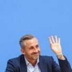 Quién es Ulrich Siegmund, el ‘chico popular’ y sonriente que hizo vencer a la extrema derecha en Sajonia-Anhalt