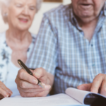 Hacienda lo confirma: los mayores de 65 años que decidan donar su vivienda no tendrán que pagar el IRPF