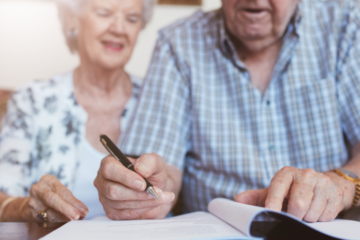 Hacienda lo confirma: los mayores de 65 años que decidan donar su vivienda no tendrán que pagar el IRPF