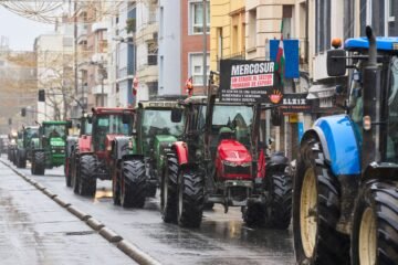 Luis Planas se moviliza para evitar las protestas de los agricultores