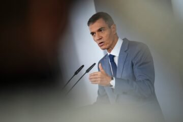 La ventaja fiscal que el Gobierno ha colado en el «decreto Maricarmen»: permite invertir en bolsa sin tributar por los primeros 10.000 euros de ganancia