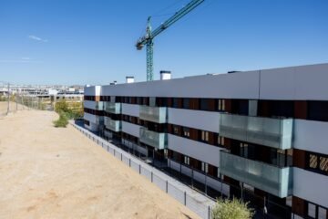 La compra de viviendas por extranjeros sufre su mayor caída en seis años