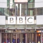 Qué es la «tasa Netflix» que propone Reino Unido para financiar a la BBC