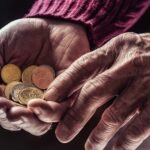 Un jubilado con 43 años cotizados sufre un recorte del 24% en su pensión: «Me aplican una cadena perpetua de 53.900 euros en 11 años»