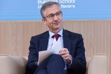 Núñez Feijóo defenderá en Bruselas la candidatura de Hernández de Cos a la presidencia del BCE
