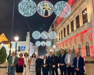 Comienza la festividad de San Daniel con la presentación del cartel y el encendido del alumbrado