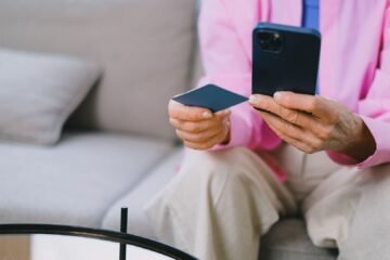 Pidió ayuda al banco tras una estafa y acabó con su BankID bloqueado: el caso de una mujer de 78 años