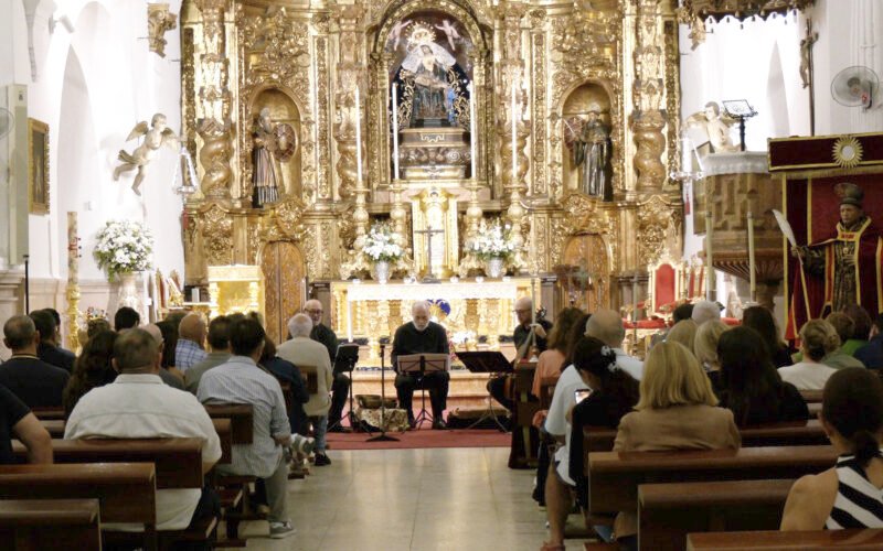 La música antigua envuelve la iglesia de África en honor a San Daniel