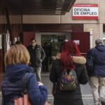 El desempleo sube en casi 100.000 personas en el verano y la tasa de paro vuelve al doble dígito: del 9,87% al 10,18%